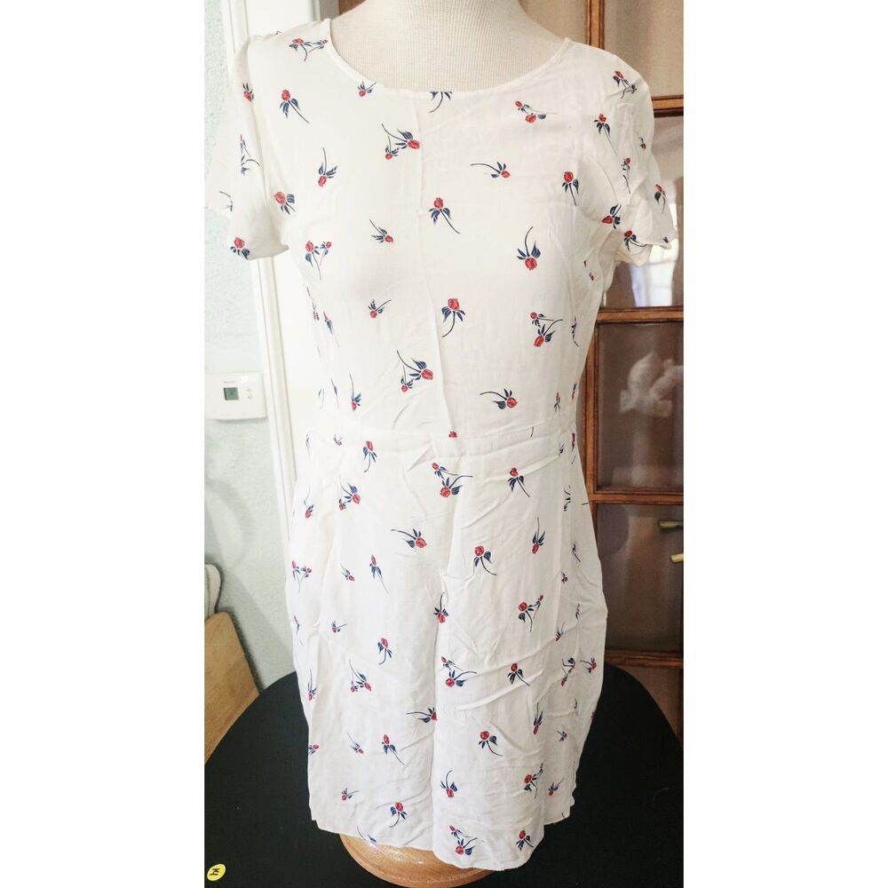 Women's vintage inspired white floral fit and flair mini dress sz.small